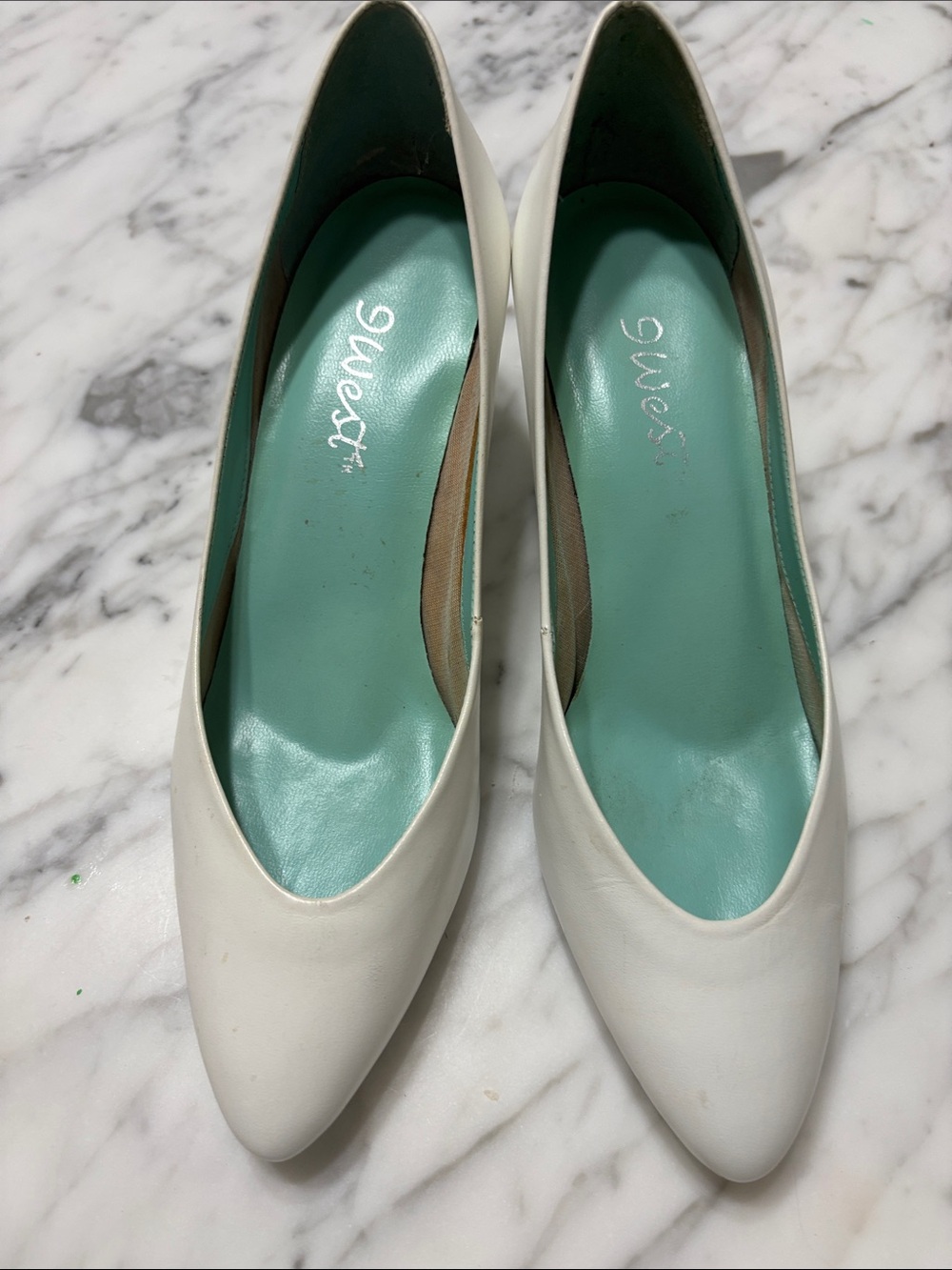 Nine West White Pointed Toe Pumps with Mint Insole